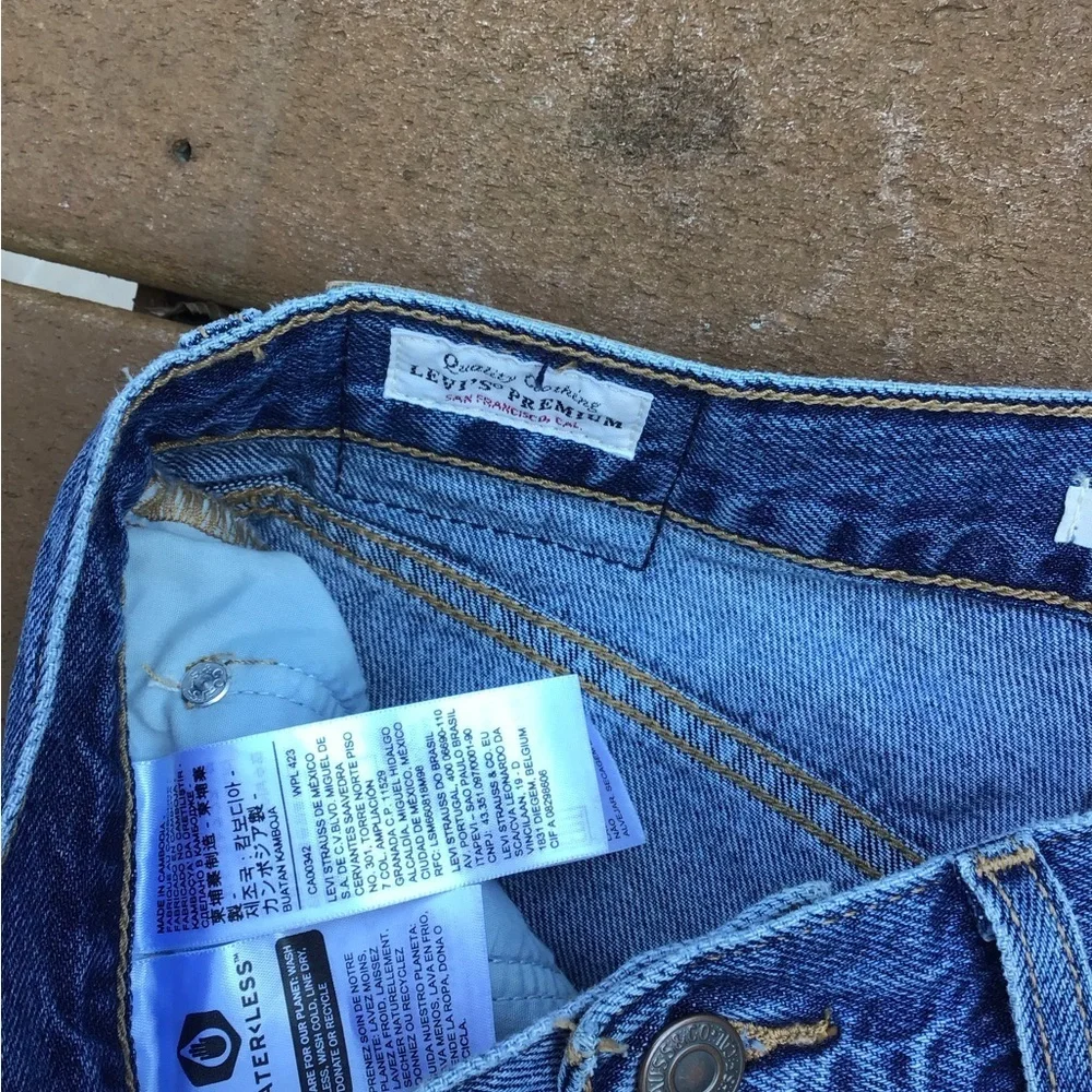LEVI’S 80’s MOM JEAN SLIGHT DISTRESSING SIZE 28 H21 - Picture 4 of 7